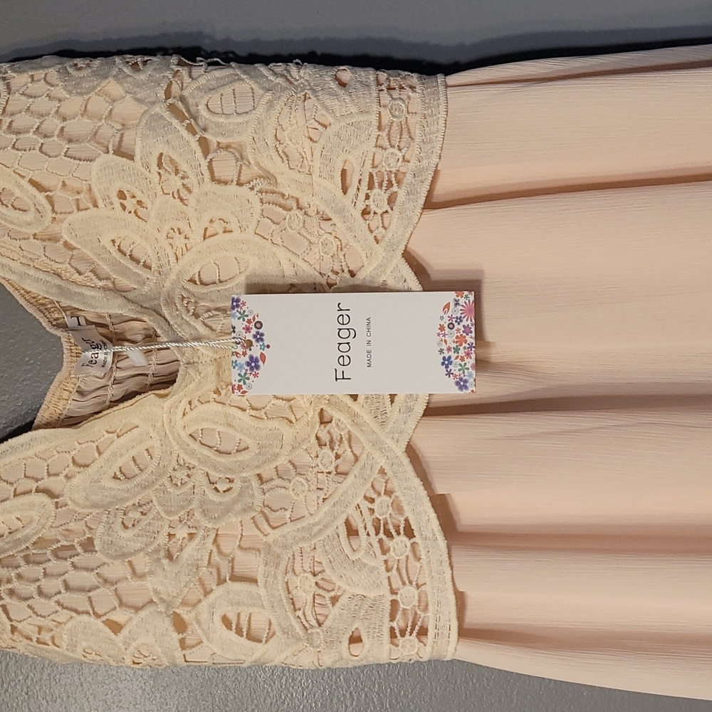 Feager Women Lace V Neck Chiffon Cami Tank Top adjustable Spaghetti Straps. - Picture 4 of 4